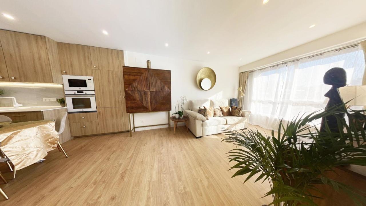Miramar Luxurious Flat, 3 Double Rooms, Free Parking, Terrace, Completely New San Sebastián Exterior foto